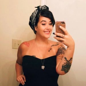 Meet your Posher, Danielle